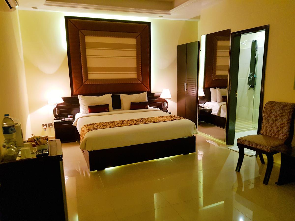 Hotel Grand Enclave Lahore Exteriér fotografie
