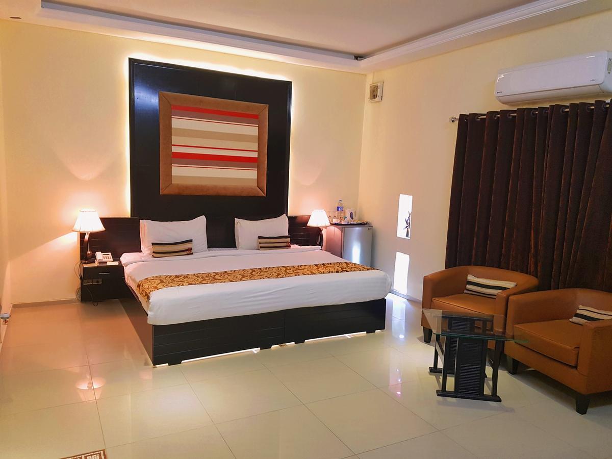 Hotel Grand Enclave Lahore Exteriér fotografie