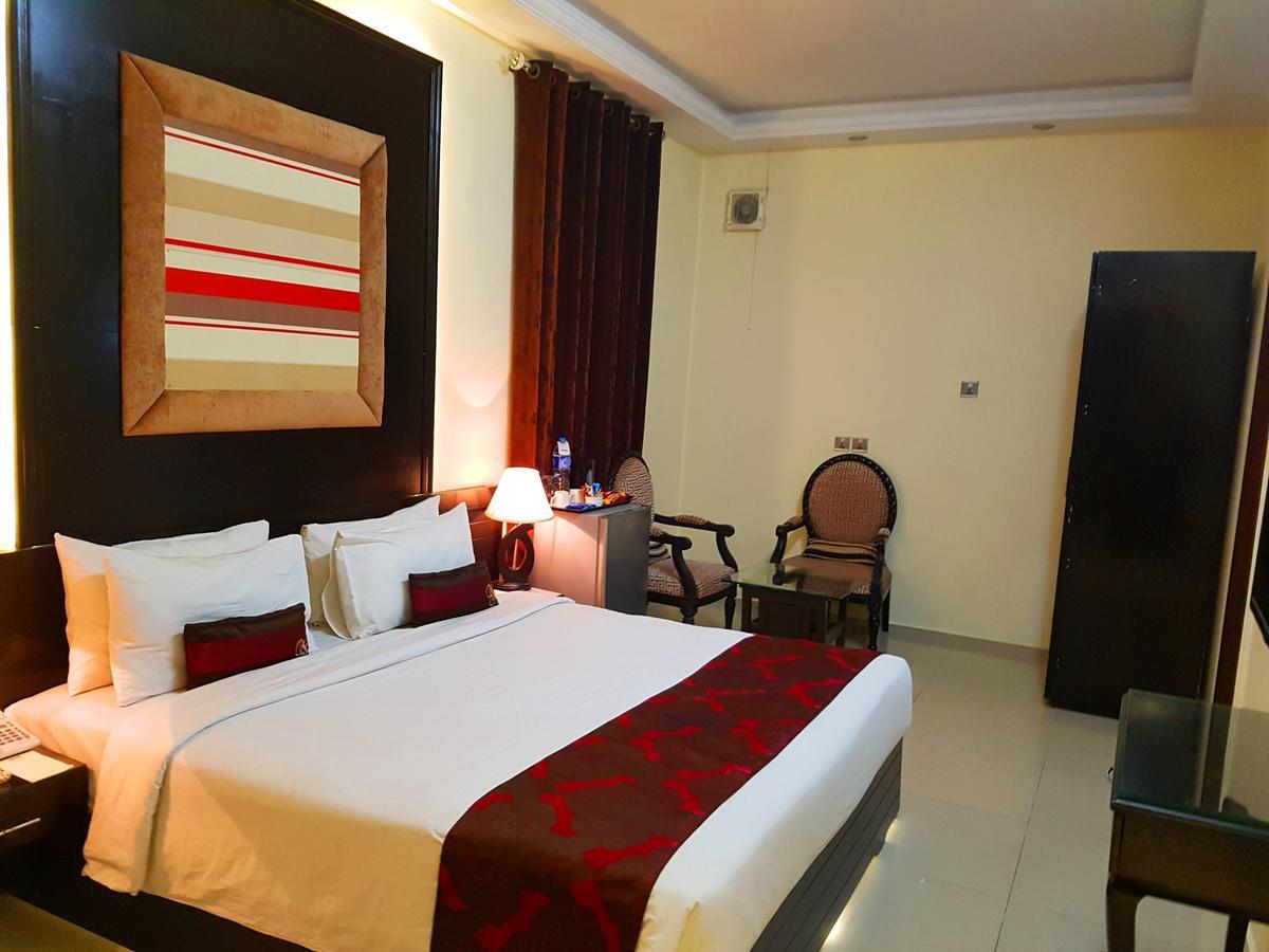Hotel Grand Enclave Lahore Exteriér fotografie