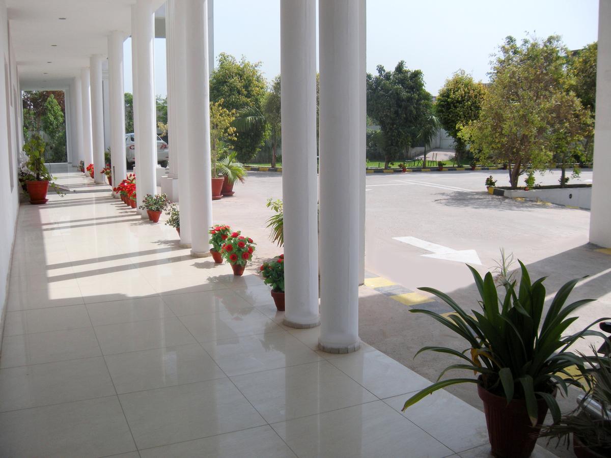 Hotel Grand Enclave Lahore Exteriér fotografie